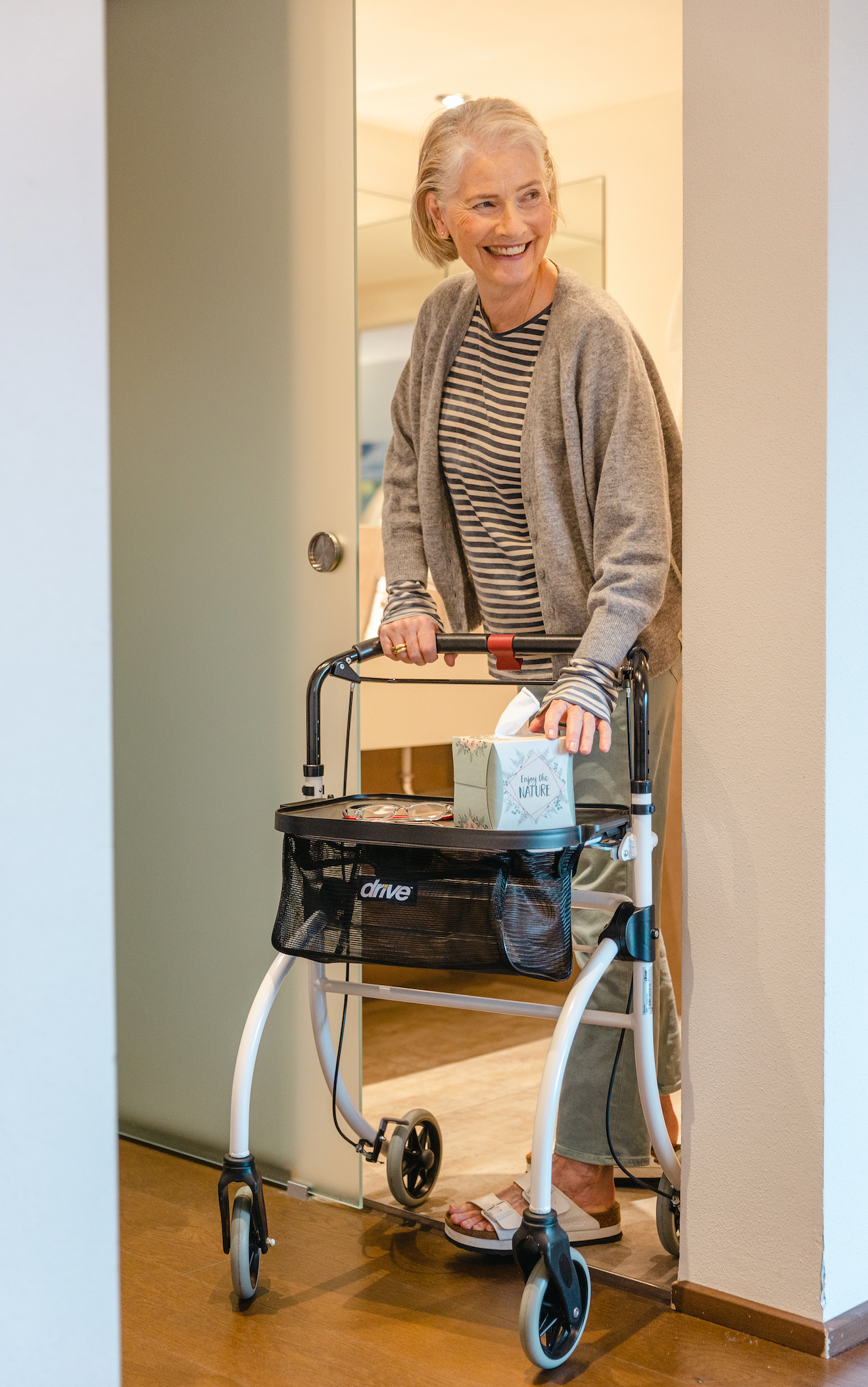 Indoor-Rollator Roomba – schmal & leicht für Zuhause | Drive Medical