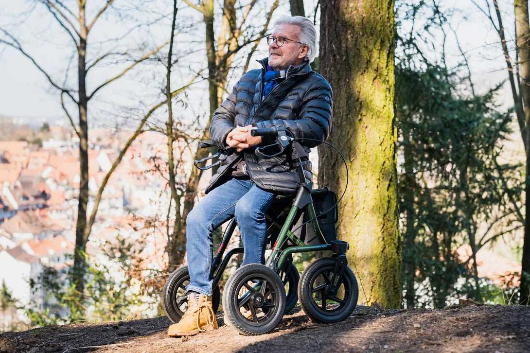 Outdoor Rollator Torro – inkl. Korb, Stockhalter & Rückengurt | Drive Medical