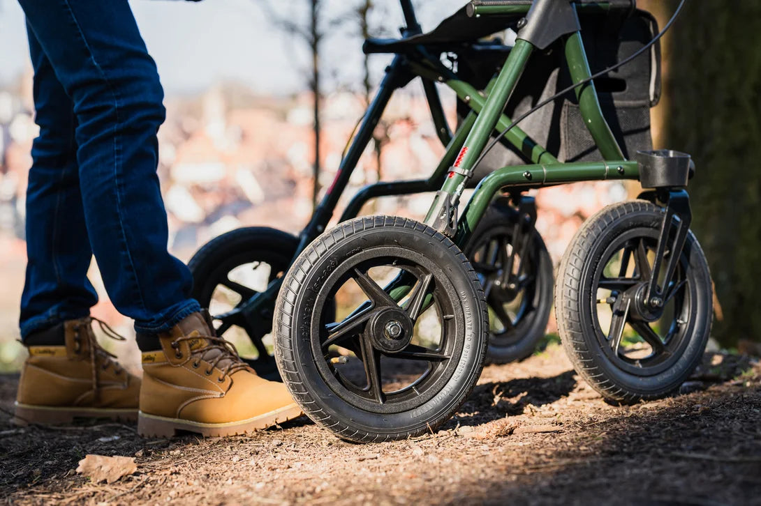 Outdoor Rollator Torro – inkl. Korb, Stockhalter & Rückengurt | Drive Medical